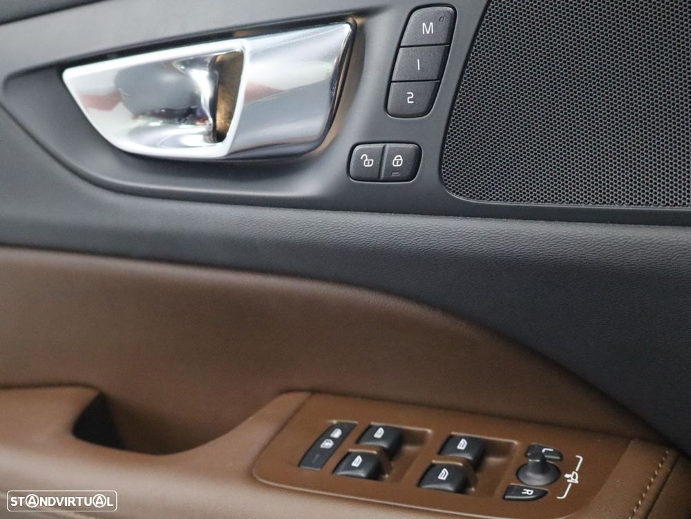 Volvo V60 2.0 T8 AWD TE Inscription - 22