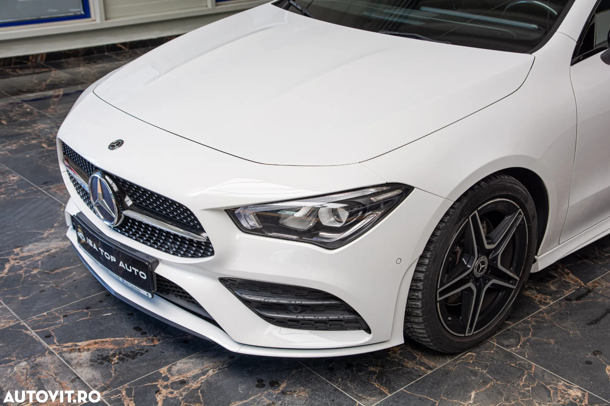Mercedes-Benz CLA - 12
