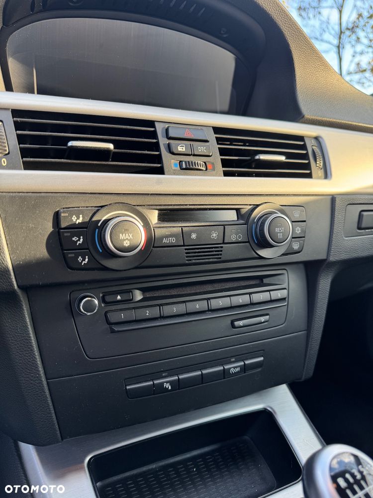 BMW Seria 3 320d DPF - 24