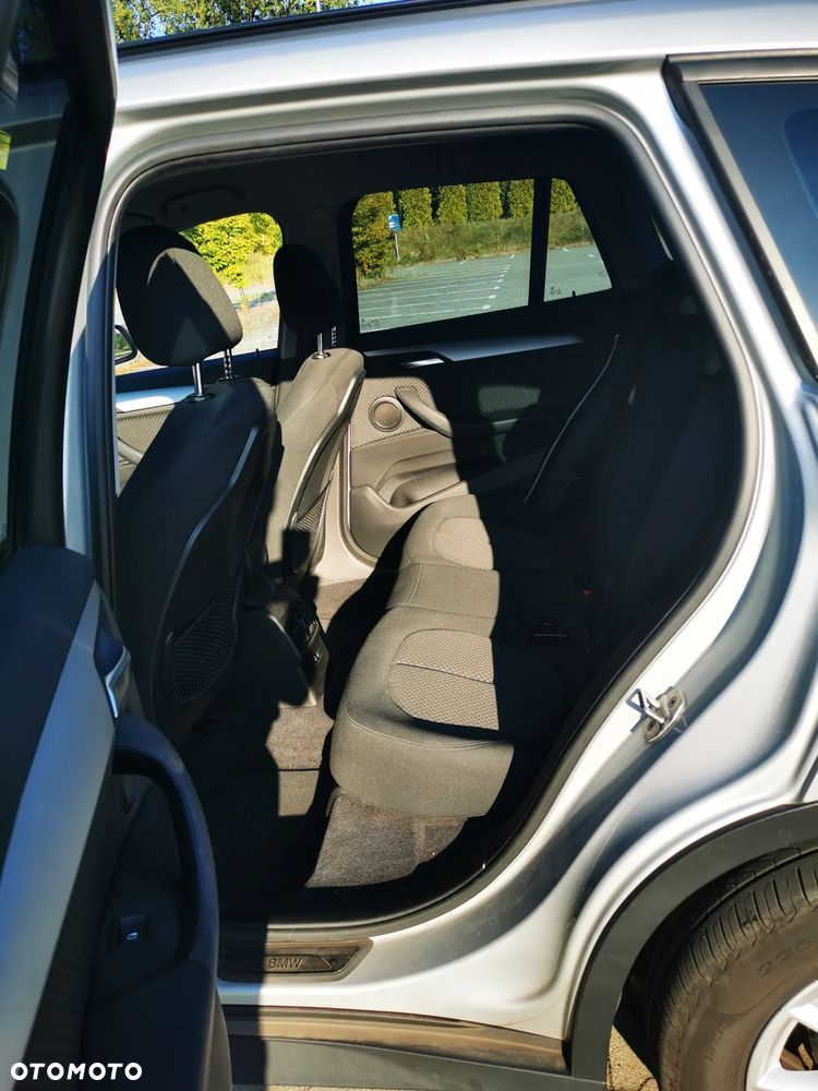 BMW X1 xDrive18d - 17