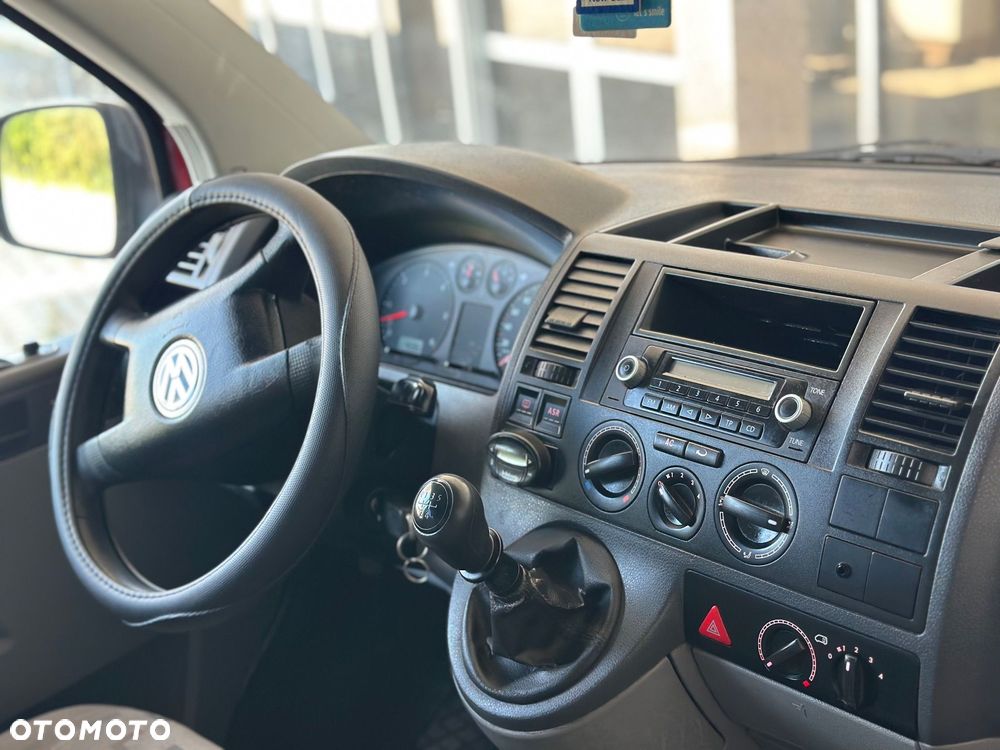Volkswagen Caravelle - 5