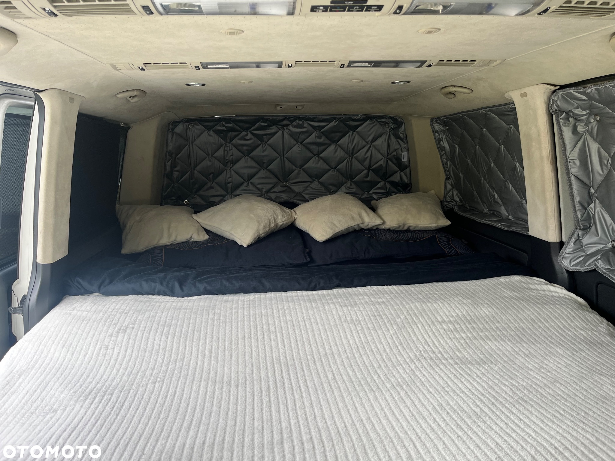Volkswagen Multivan - 9