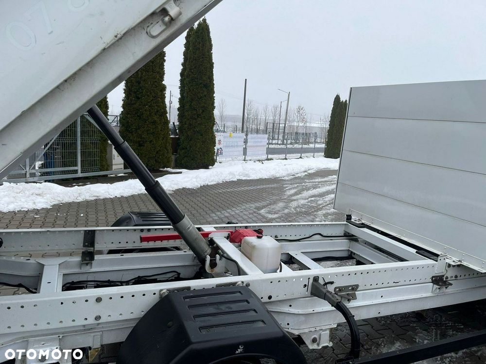 Mercedes-Benz Sprinter - 17