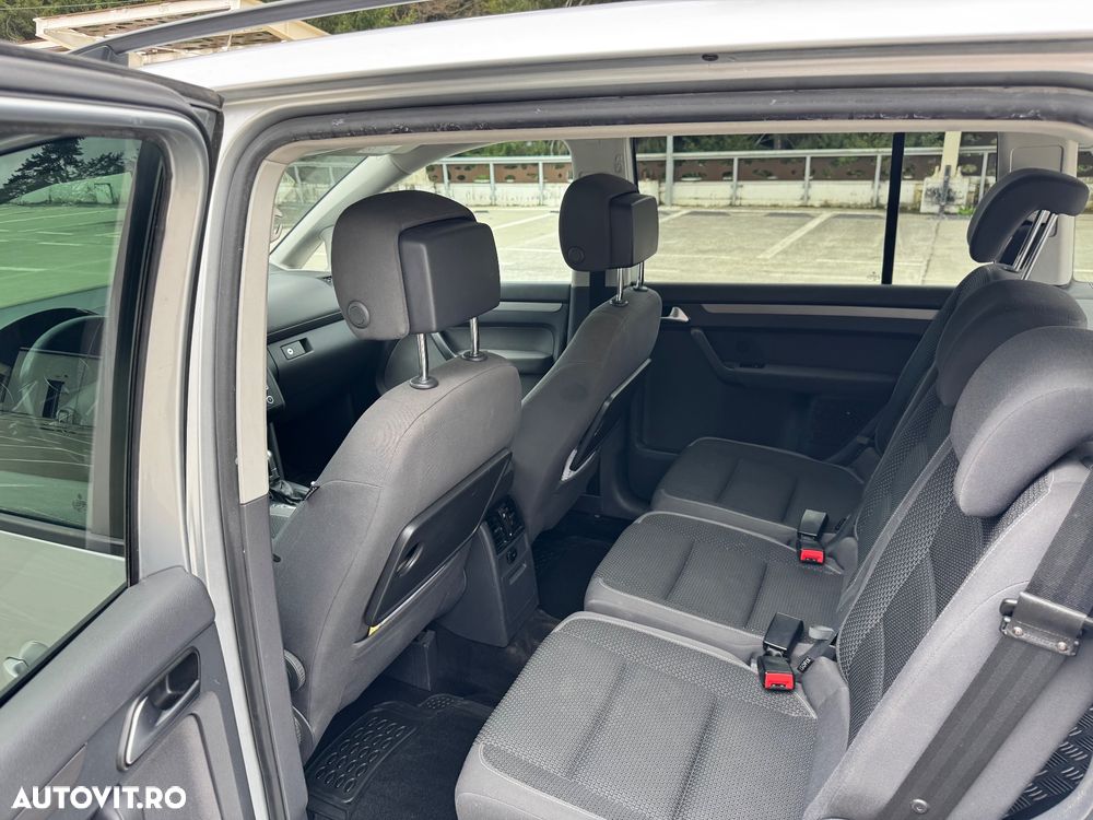 Volkswagen Touran 2.0 TDI DSG Highline - 12