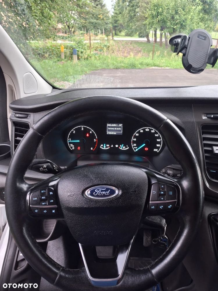 Ford Tourneo Custom - 7