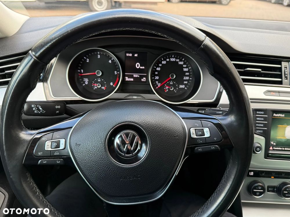 Volkswagen Passat 1.6 TDI (BlueMotion Technology) Comfortline - 22