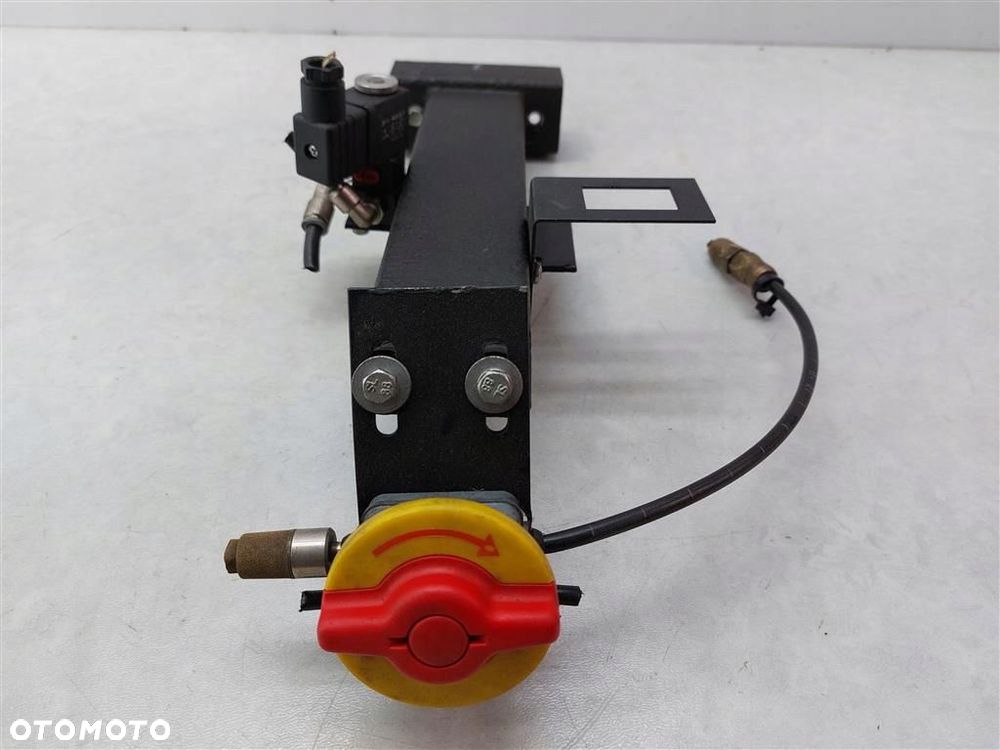 Zawór awaryjnego otwierania drzwi Solaris Urbino 12 833640205 - 1