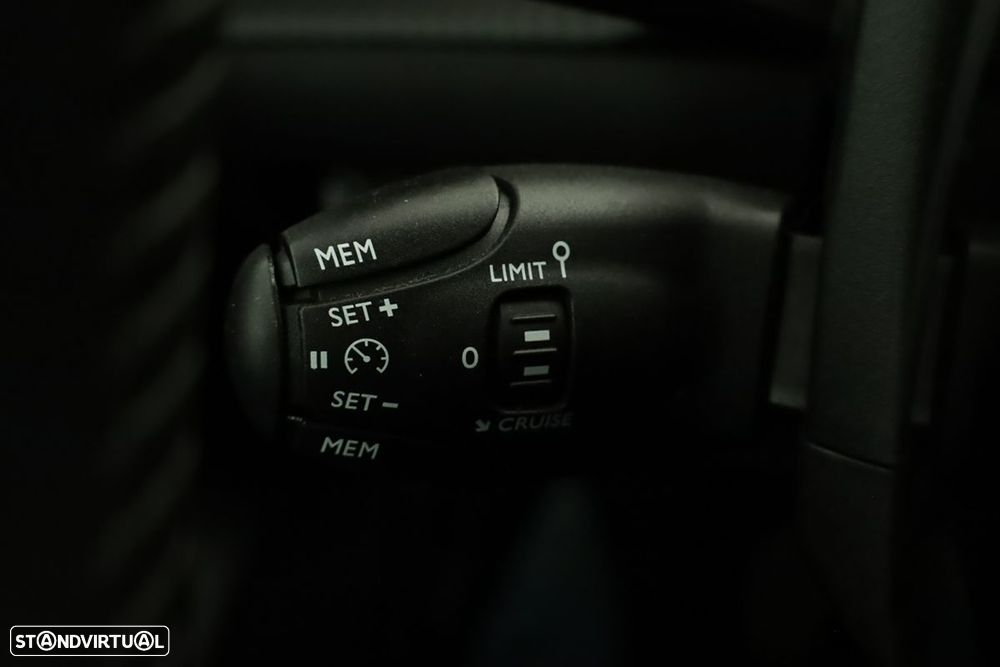 Peugeot 208 1.2 PureTech Active - 16