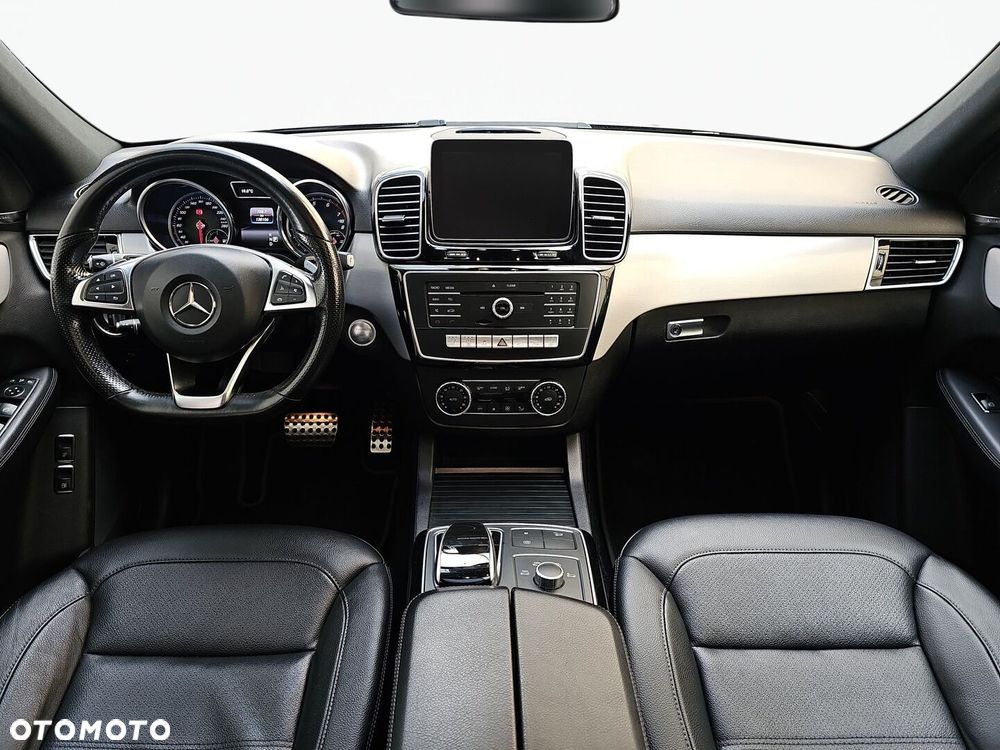 Mercedes-Benz GLE - 32