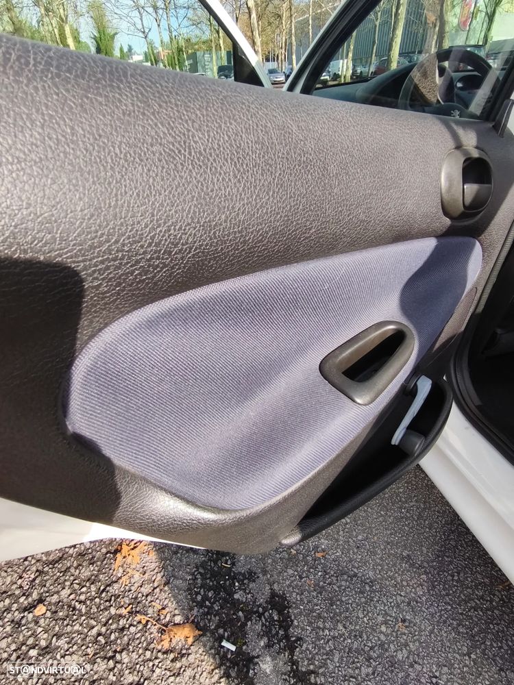 Peugeot 206 1.1 XR Présence - 17