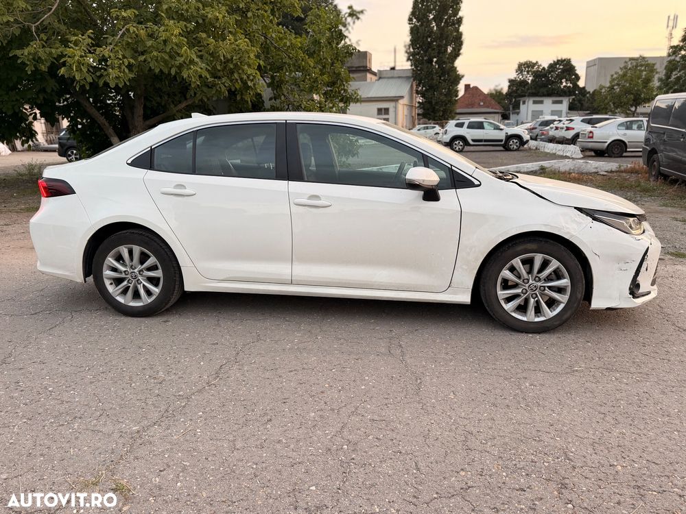 Toyota Corolla - 12