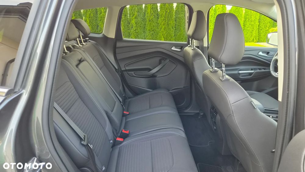 Ford Kuga 1.5 EcoBoost 2x4 Titanium - 24