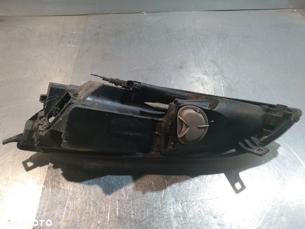 LAMPA PRAWA PRZÓD MITSUBISHI COLT VI 0301208202   MR957354 - 4