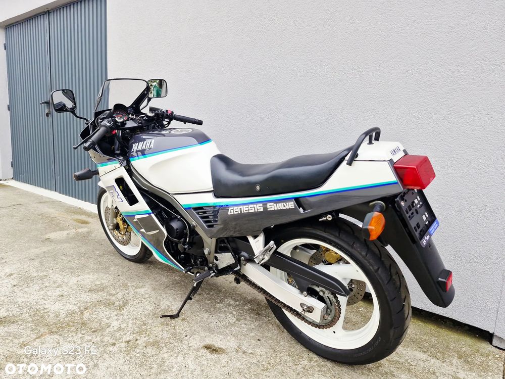 Yamaha FZ - 15