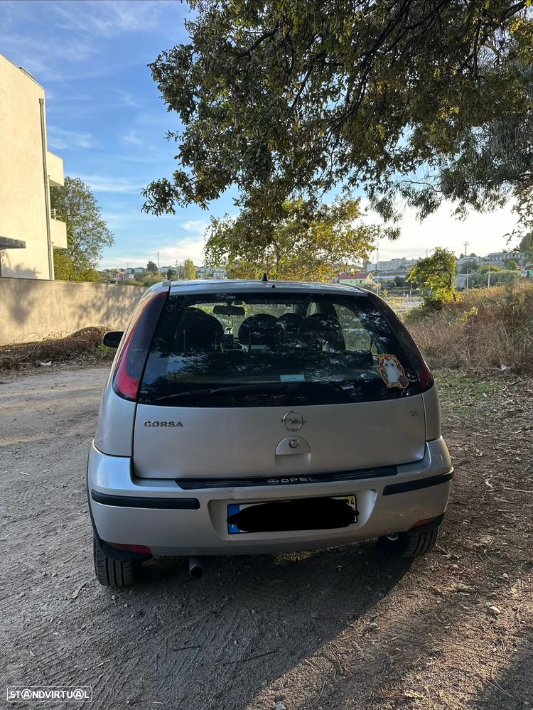 Opel Corsa 1.2 16V Essentia - 10