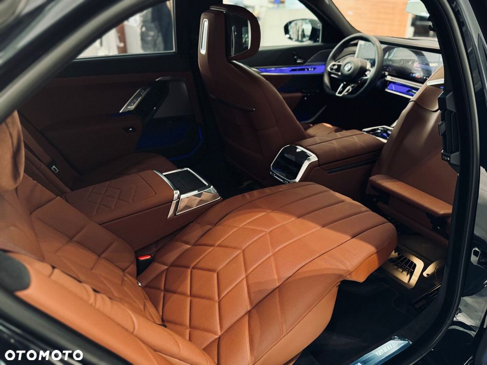 BMW Seria 7 - 16