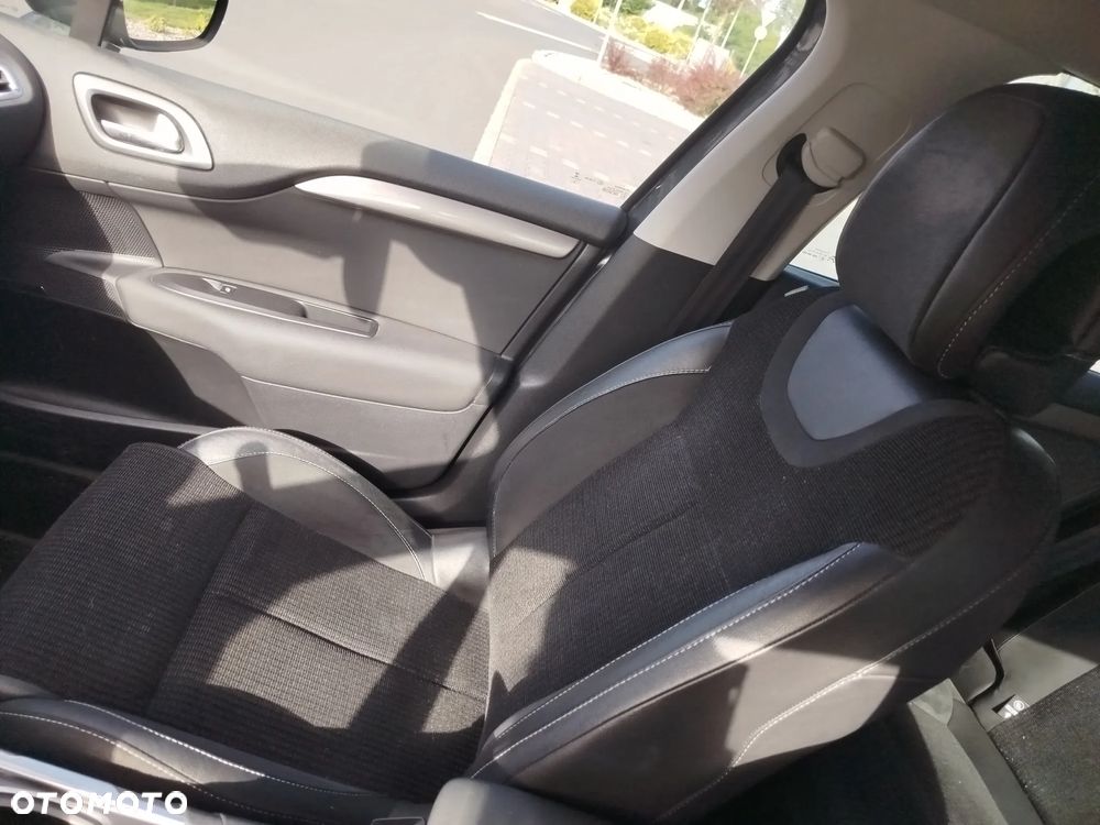 Citroën C4 1.6 e-HDi Exclusive MCP - 18