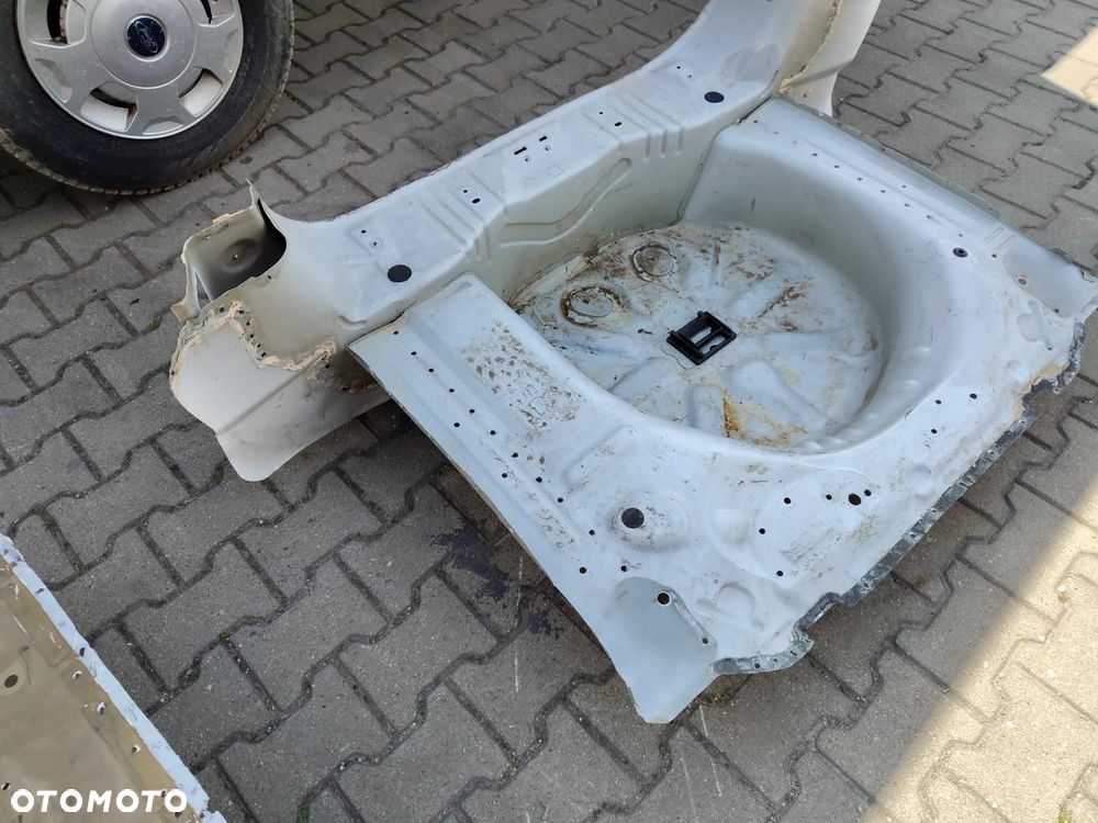 Peugeot 2008 2013-2019 pas tyl podłoga wanna - 3