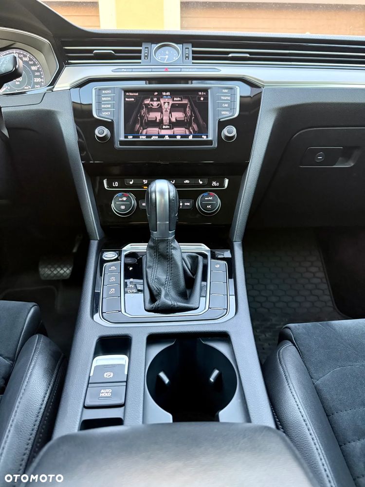 Volkswagen Passat 2.0 TDI BMT Highline DSG - 28