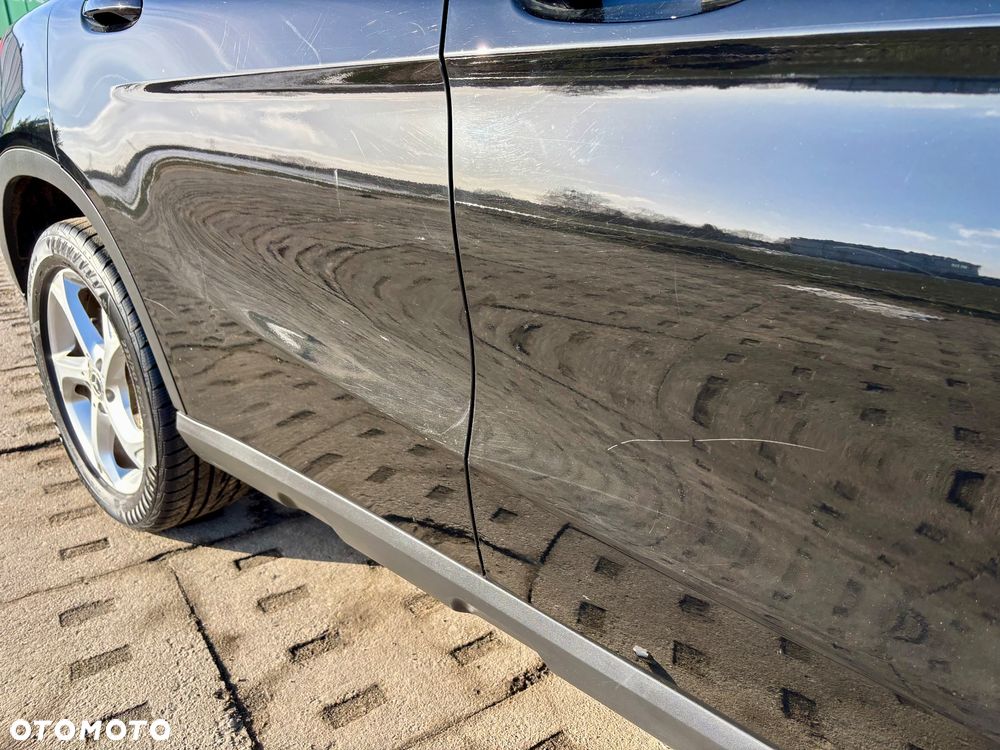 Mercedes-Benz GLA 200 7G-DCT - 21