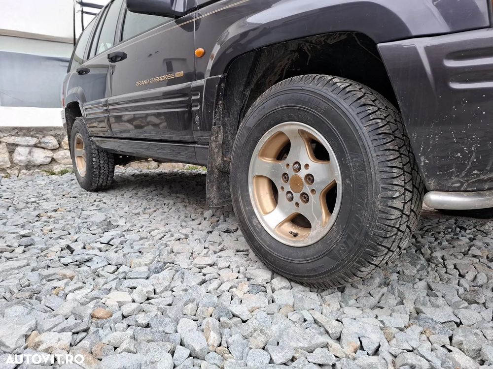 Jeep Grand Cherokee - 8