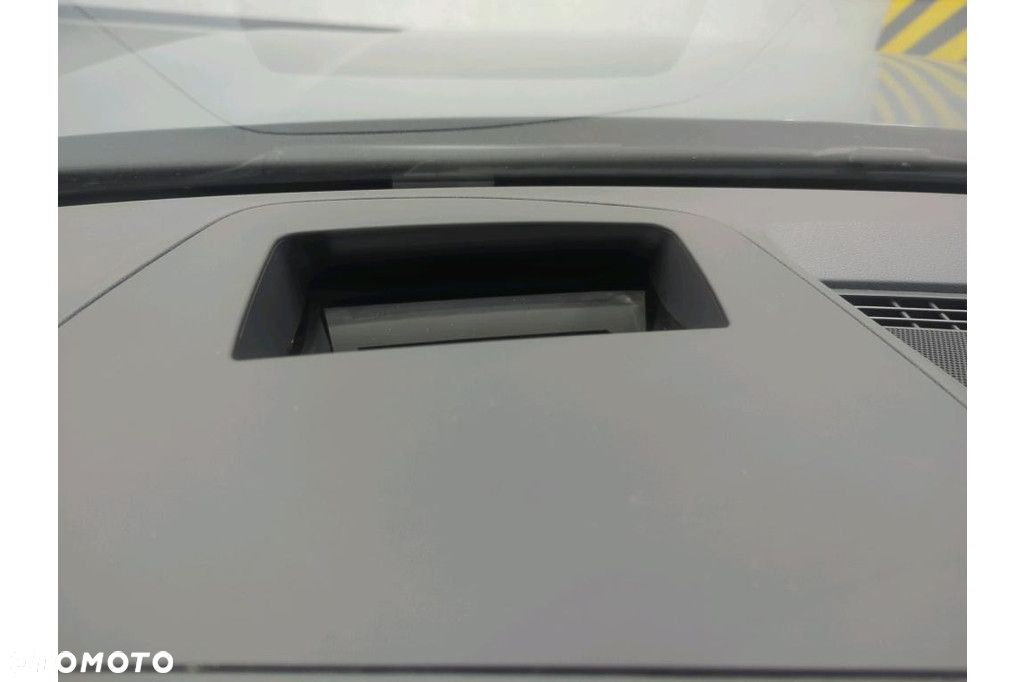 Volkswagen Golf - 10