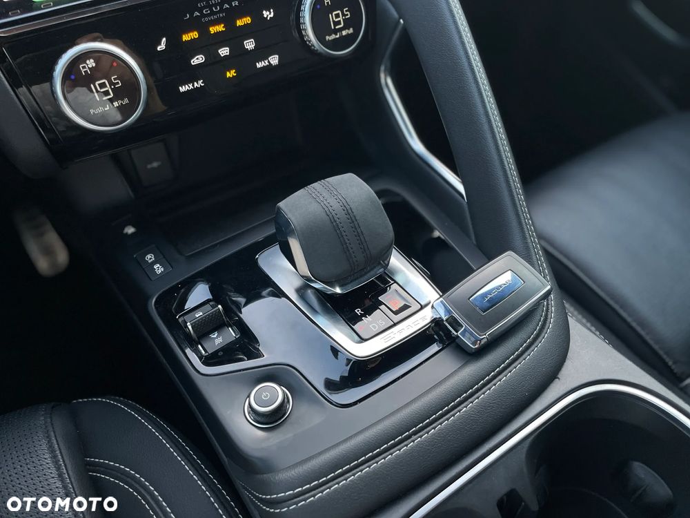 Jaguar E-Pace 2.0 P300 mHEV AWD 300 Sport - 18