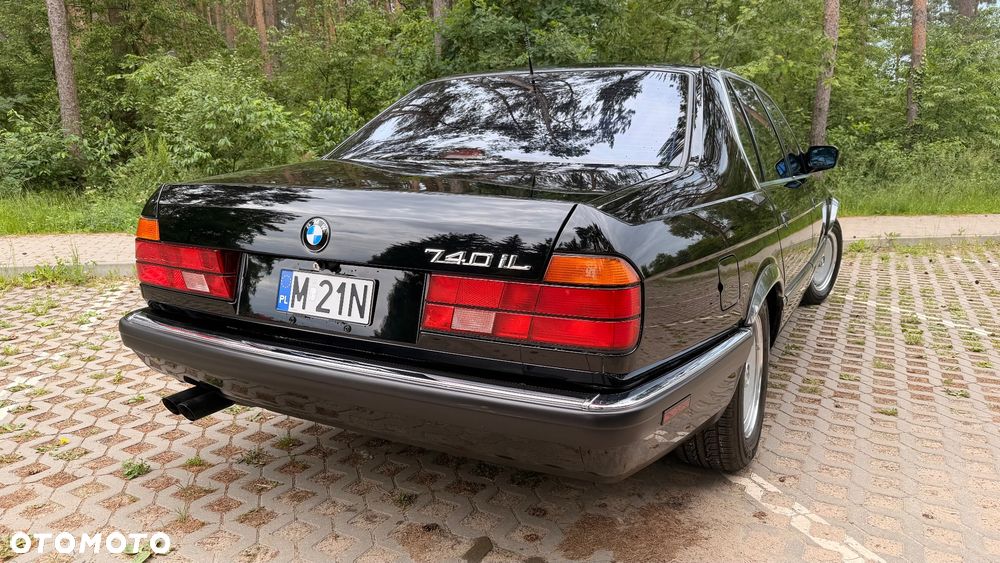 BMW Seria 7 - 35