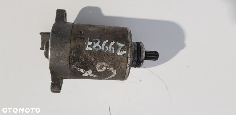 Piaggio X9 125 Rozrusznik - 1