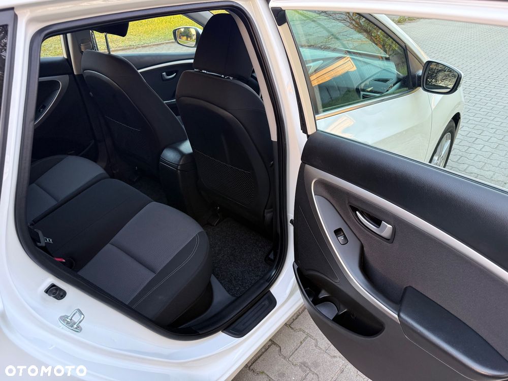 Hyundai i30 1.6 CRDi Premium - 14