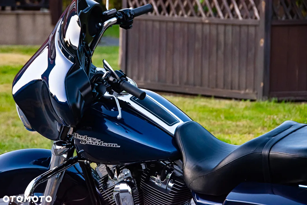Harley-Davidson FLH Electra Glide - 29