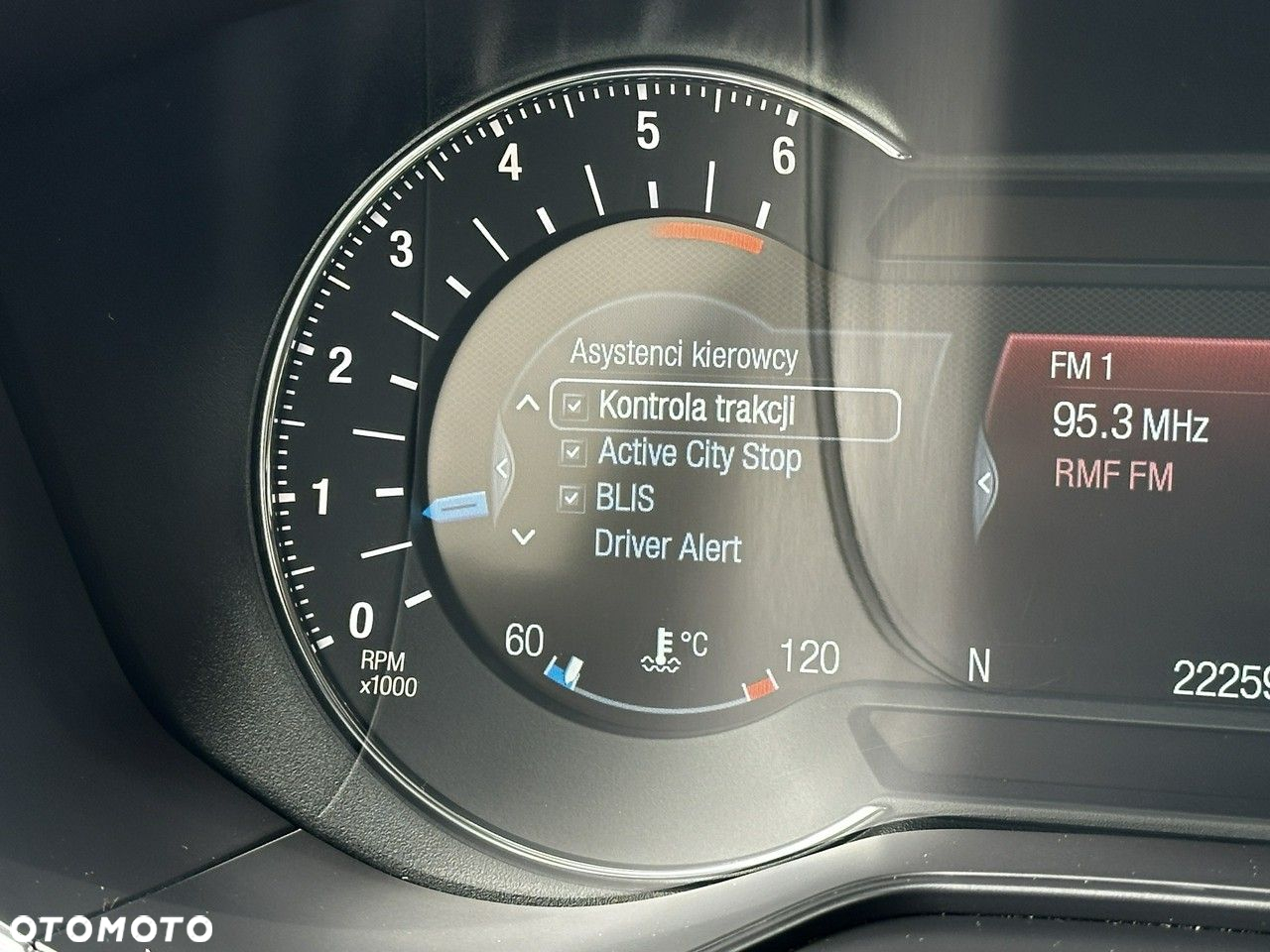 Ford Mondeo 2.0 TDCi Start-Stopp Titanium - 23