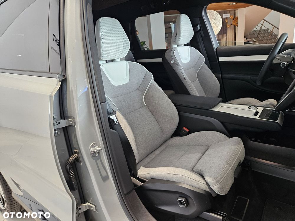 Volvo EX90 - 19