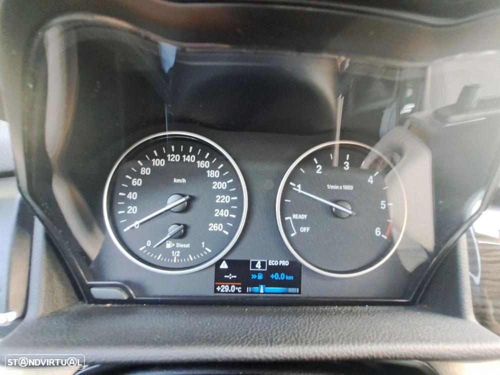 BMW 216 Active Tourer d Luxury Line - 26