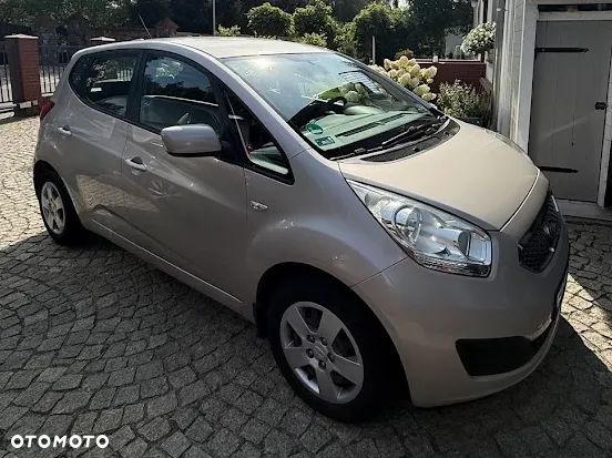 Kia Venga 1.6 L - 16