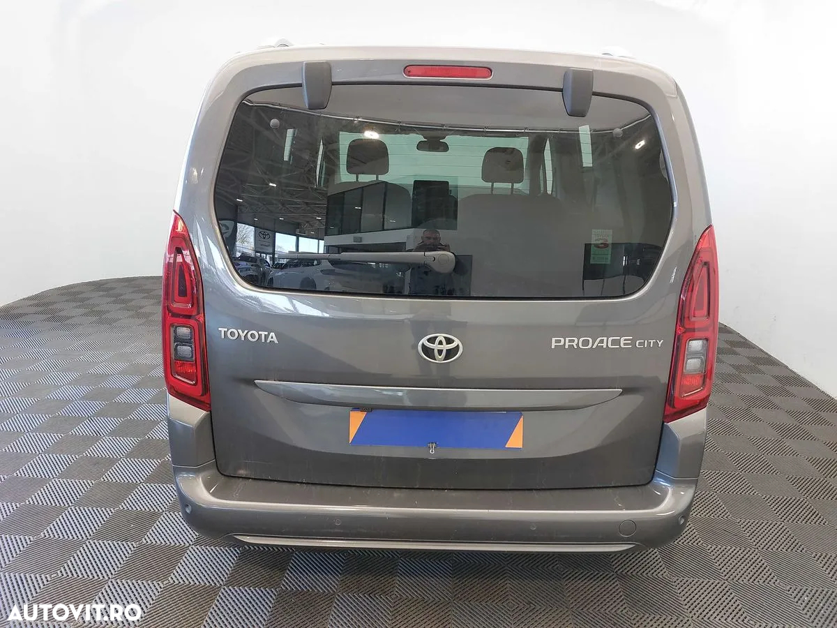Toyota Proace City Verso 1.5 D-4D 102CP 5MT 4+1 L1H1 Family - 13