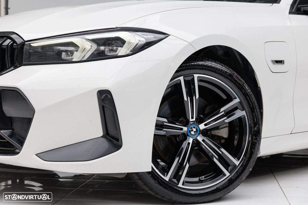 BMW 320 e Pack M Auto - 13