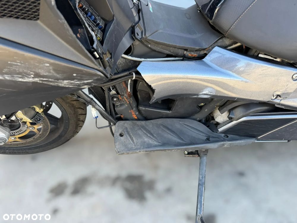 Aprilia SRV 850 - 19
