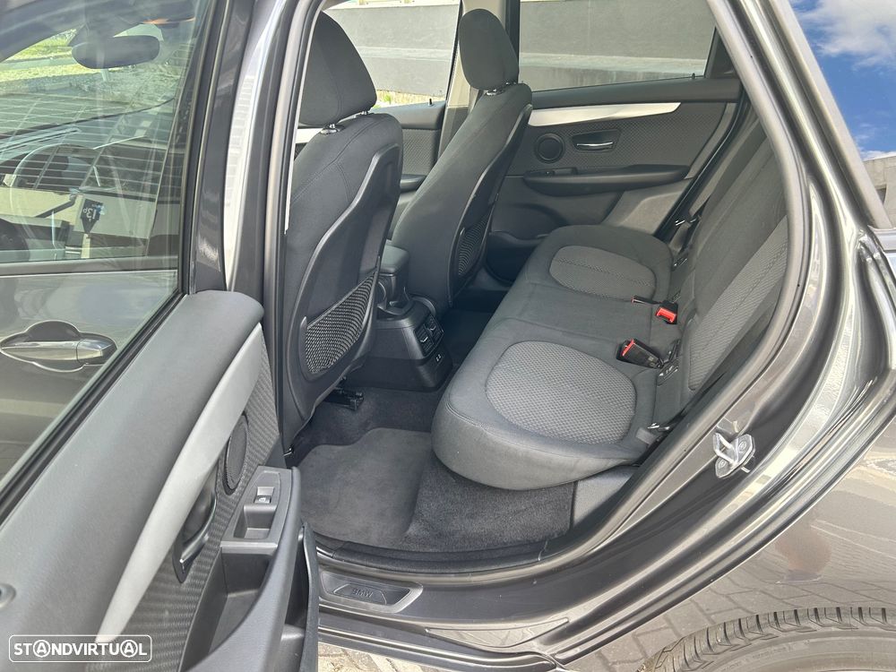 BMW 225xe Active Tourer - 10
