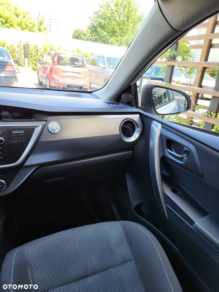 Toyota Auris 2.0 D-4D Dynamic - 8