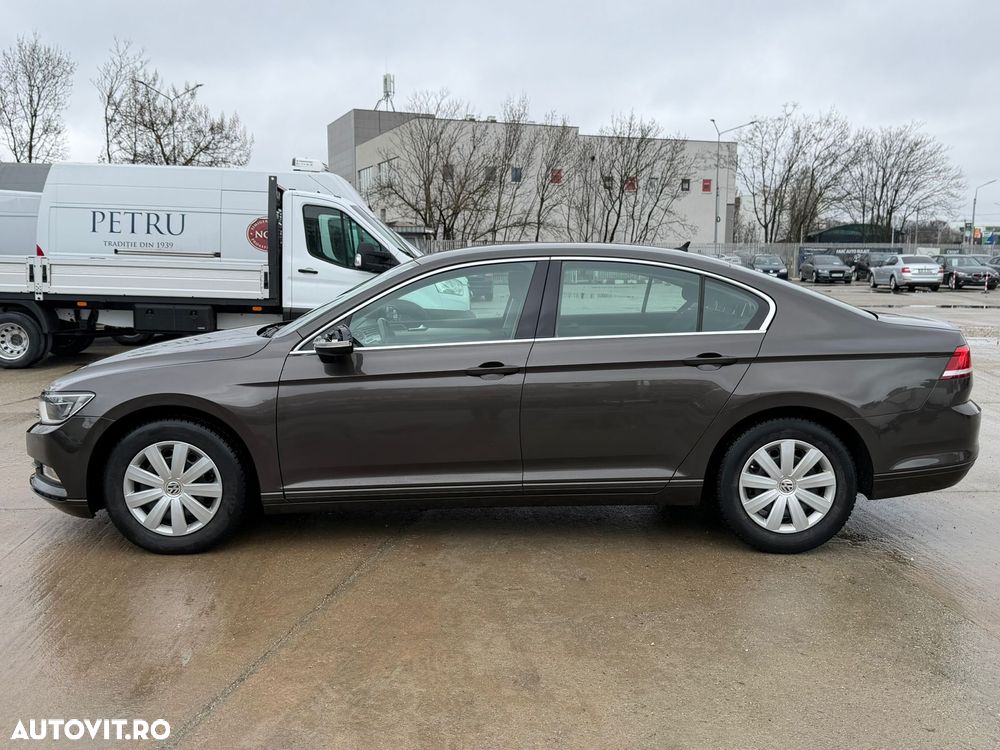 Volkswagen Passat - 4