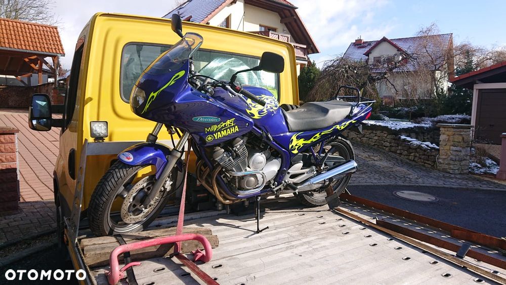 Yamaha XJ - 6
