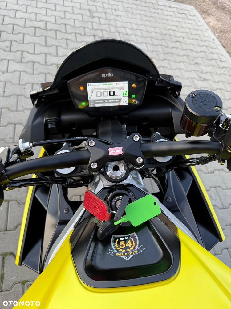 Aprilia Tuono - 15