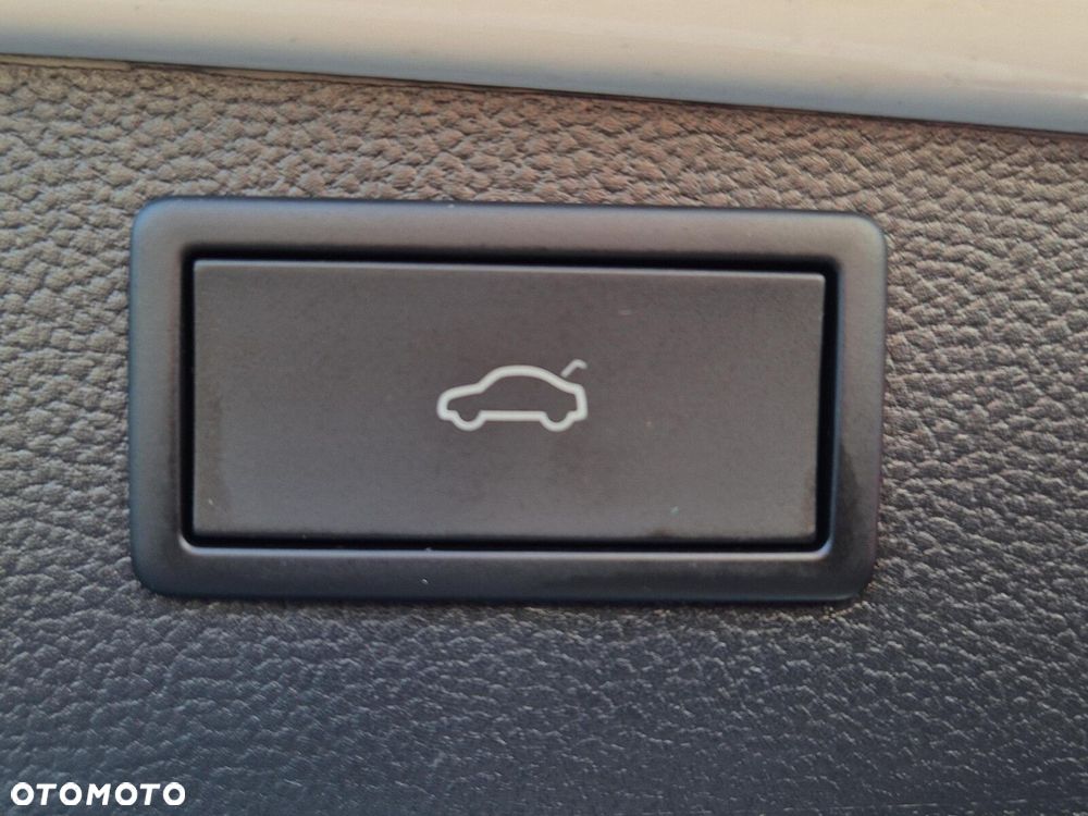 Skoda Superb 2.0 TDI SCR Selection DSG - 35