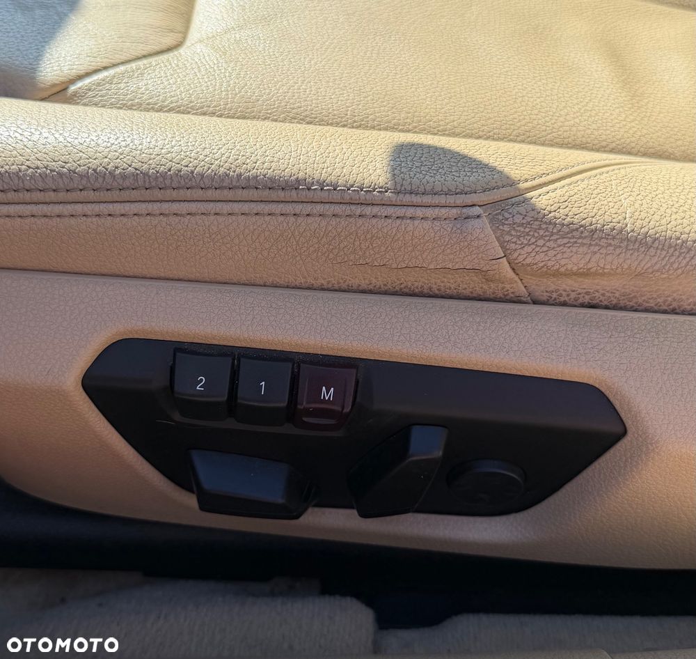 BMW Seria 3 320i Sport-Aut Sport Line - 16