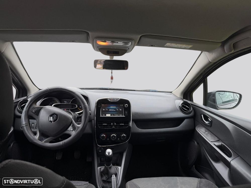 Renault Clio - 11