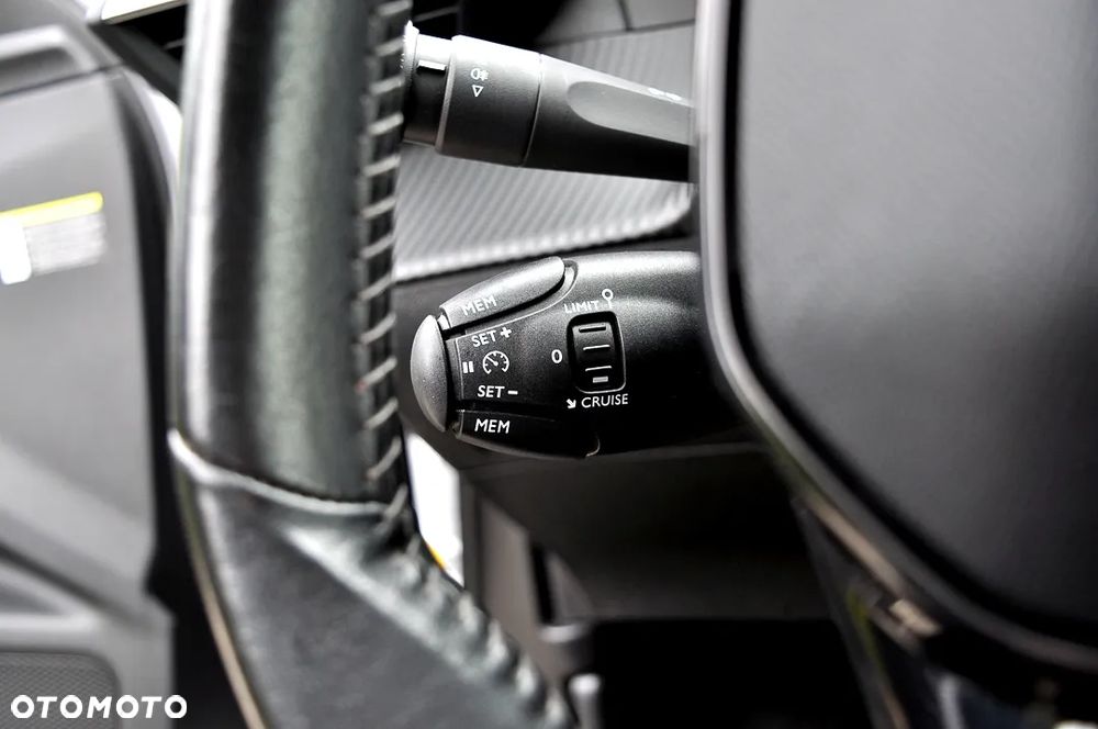 Peugeot 2008 1.5 BlueHDi Allure Pack S&S - 37