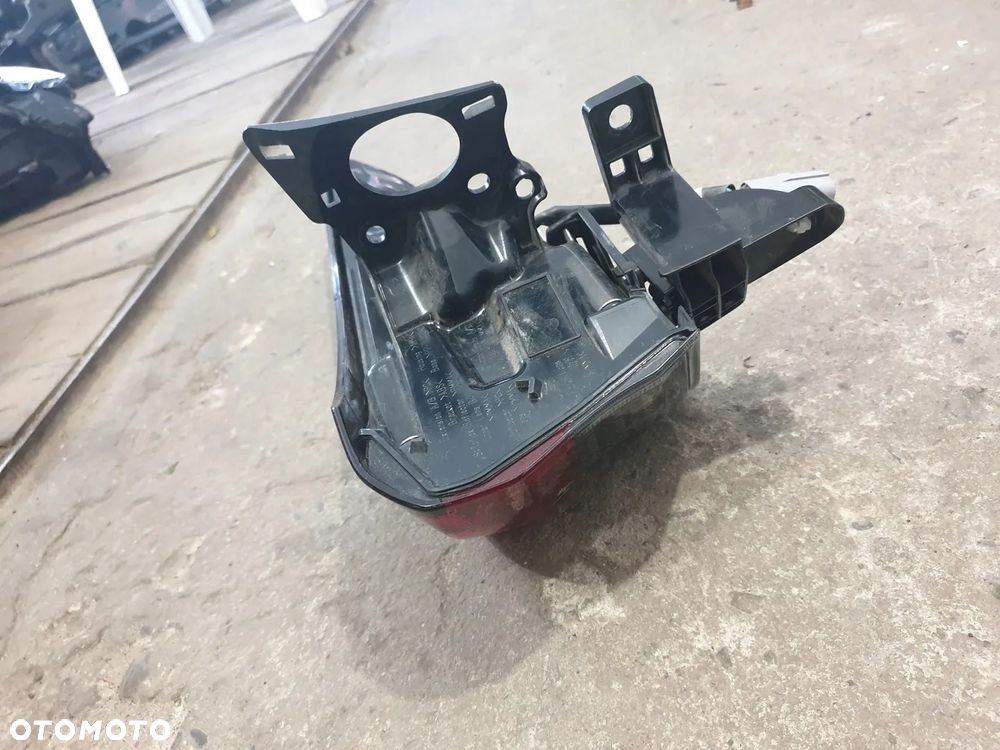 TOYOTA HIGHLANDER 20- lampa tył lewa BDB - 5
