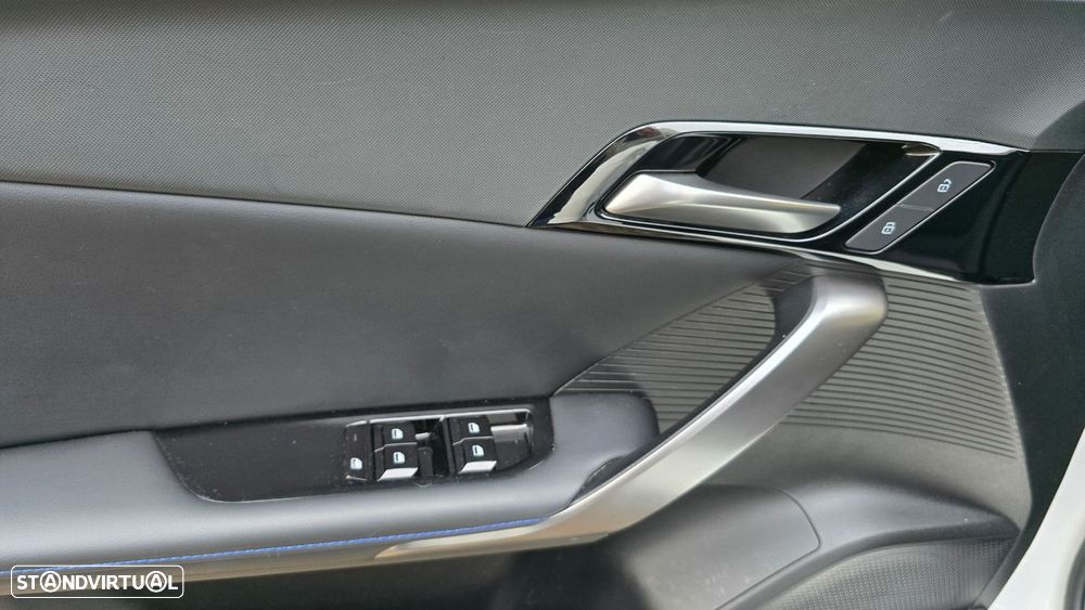 MG MG4 64 kWh Luxury - 8