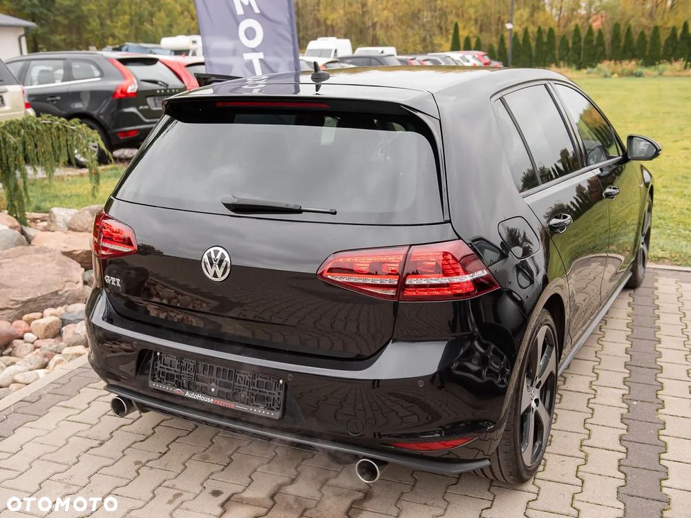 Volkswagen Golf - 16